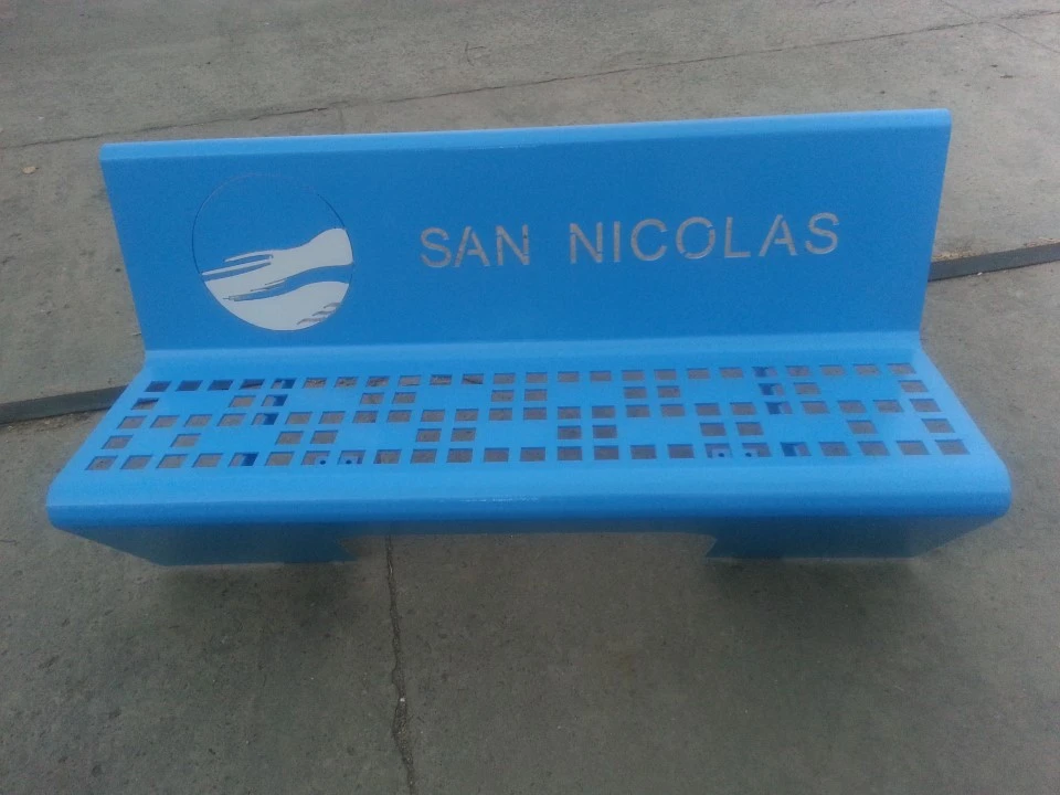 Banco metálico personalizado · San Nicolás